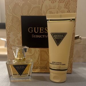 GUESS Seductive Gold and Cream Set